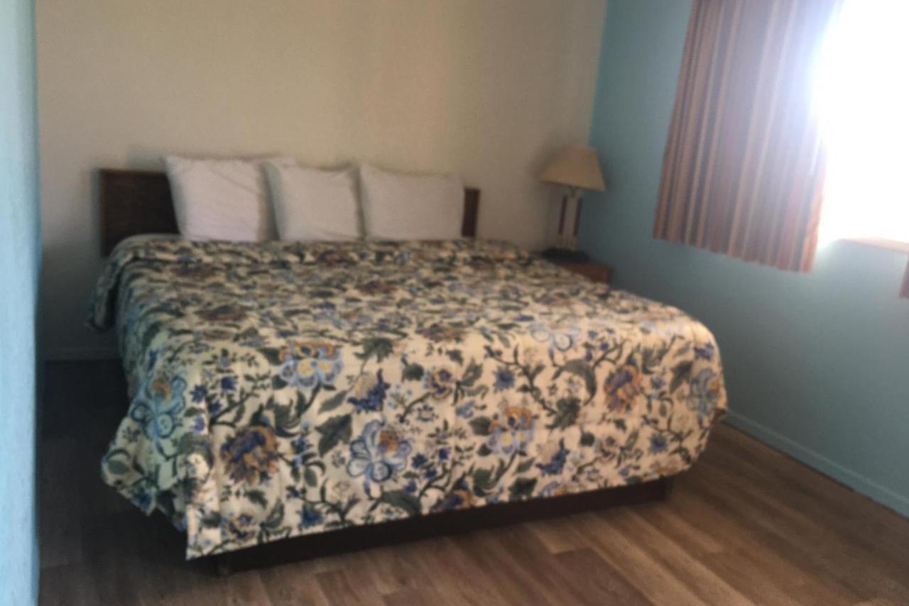 Sky Palace Inn & Suits Of El Dorado Extérieur photo